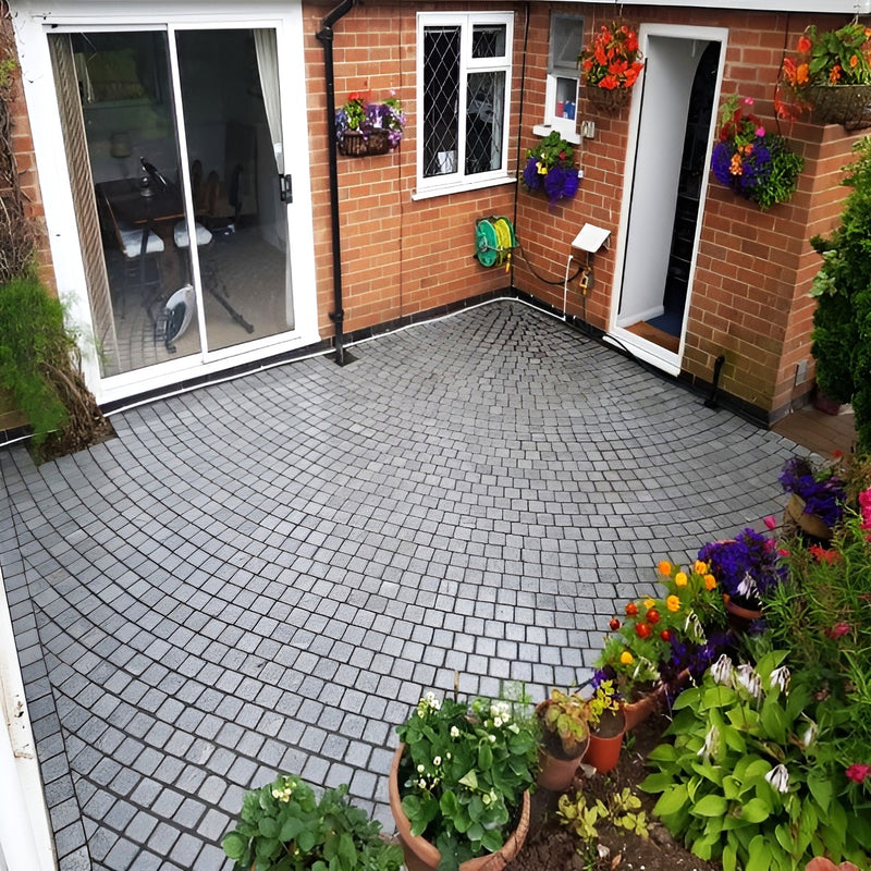 Load image into Gallery viewer, Dark Grey Granite Cobbles - 100 x 100 x 60mm Pack - Cropped