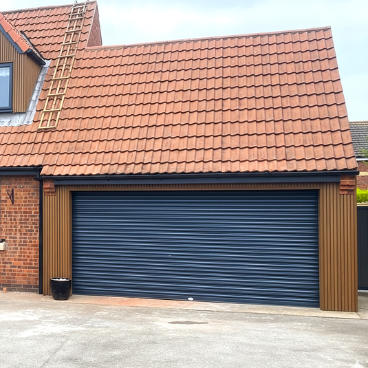 Slatted Spiced Cedar - Brown Composite Cladding - Connector Piece - 2200 x 49.25 x 49.25 mm