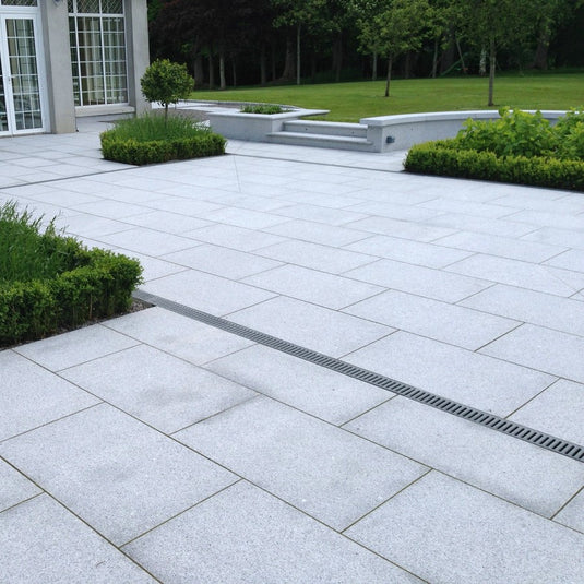 Light Grey Granite Paving - 900 x 600 x 20mm - Sawn & Flamed