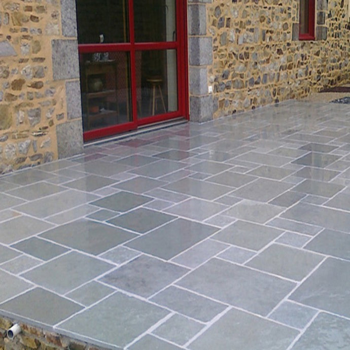 Kota Blue Limestone Paving - Patio Pack - Mixed Sizes - Hand Cut & Riven