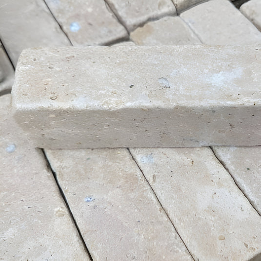 Sinia Pearl Ivory Limestone Setts - 200 x 50 x 40mm