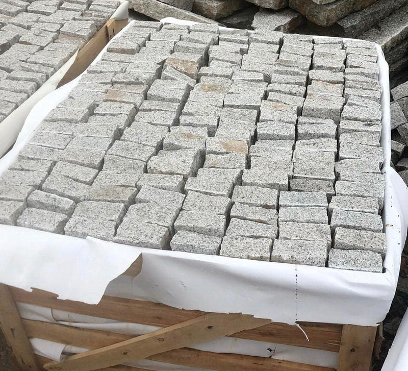 Load image into Gallery viewer, Light Grey Granite Cobbles - 100 x 100 x 60mm
